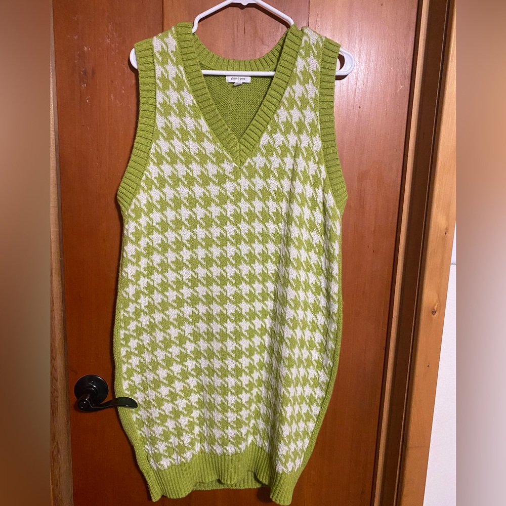 Green and white houndstooth pattern sweater dress